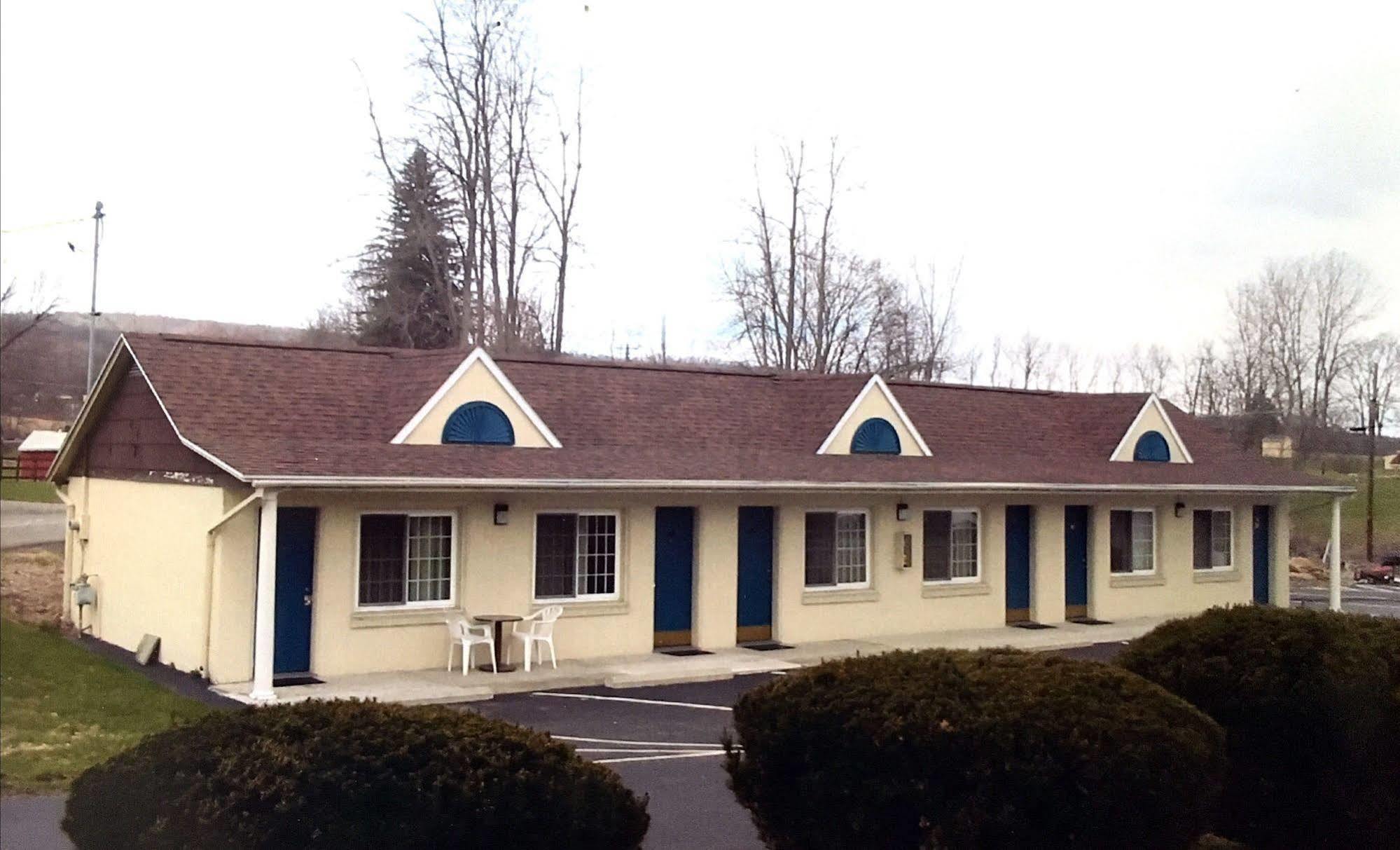 Economy Inn Ithaca Exterior photo